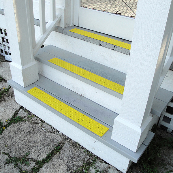 L Aluminum  Yellow W x 30 in Handi Treads  Stair Tread  3-3/4 in 