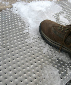 handi tread custom aluminum shoe stepping on ice