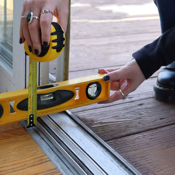 Measure the threshold height from the inside
