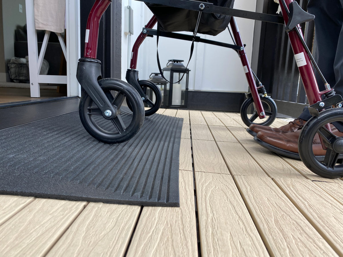 EZ - ACCESS TRANSITIONS Angled Entry Mat 1.5 inch :: ADA approved rubber  thresold mat
